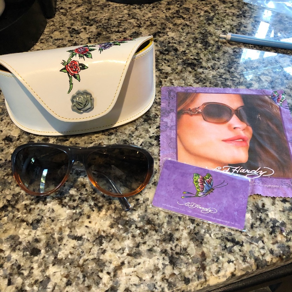 Ed hardy woman’s sunglasses